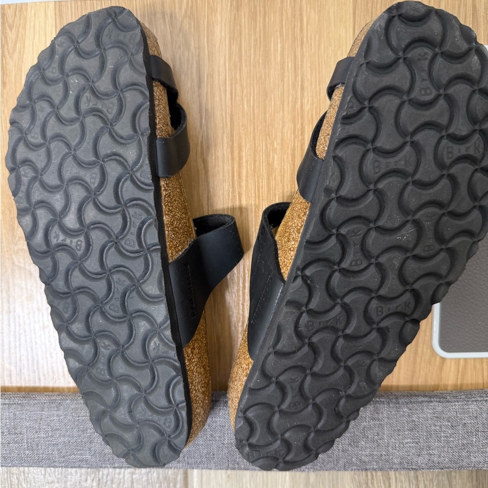 Birkenstock Black Cross-Strap Sandals - Picture 3 of 4